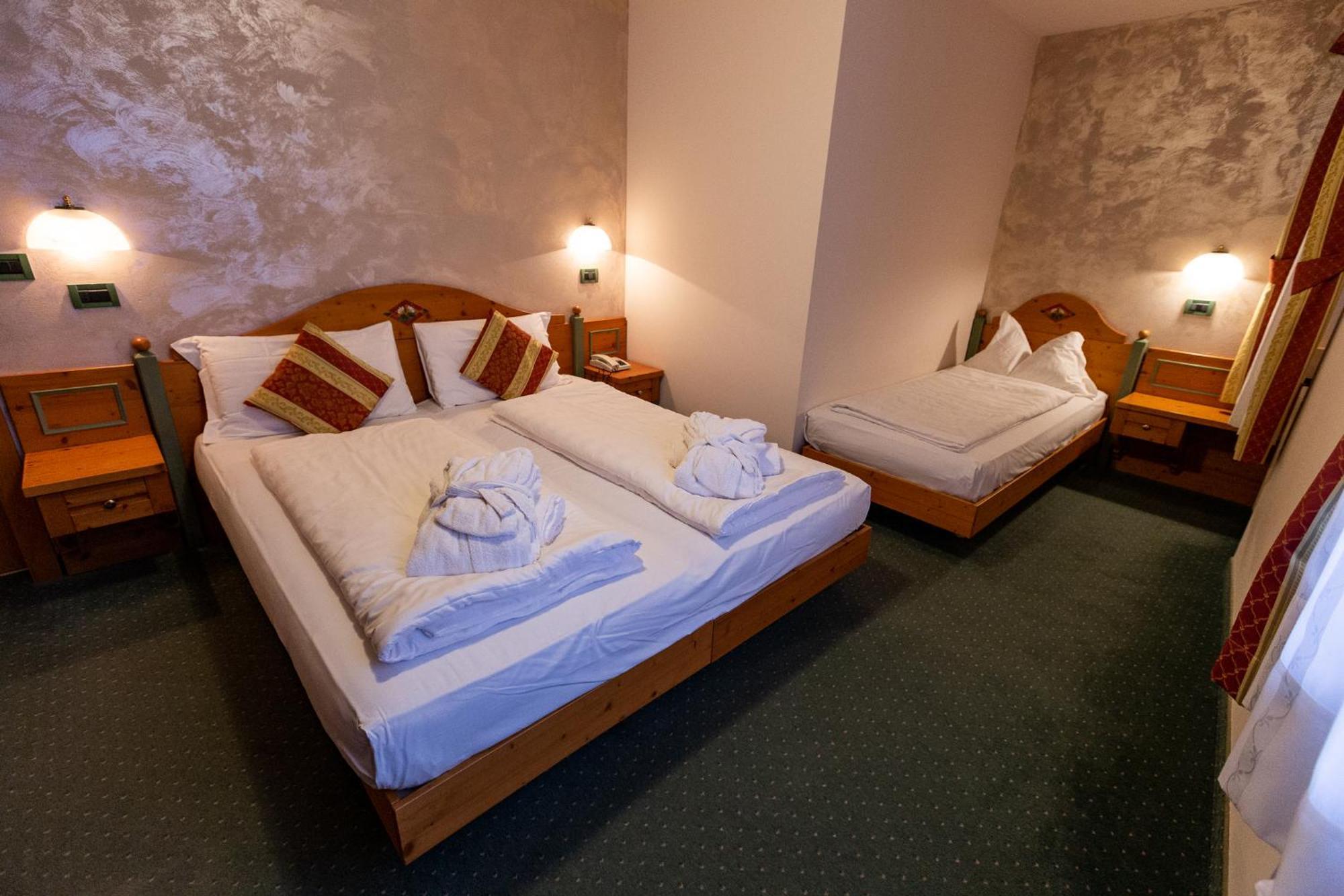 Alpen Garten Hotel Margherita Rumo Экстерьер фото